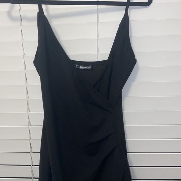 black front fitted crossed mini dress - Picture 2 of 3